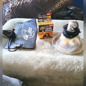 Reptile heat mat used fair condition, heat light and new ceramic infrared bulb
